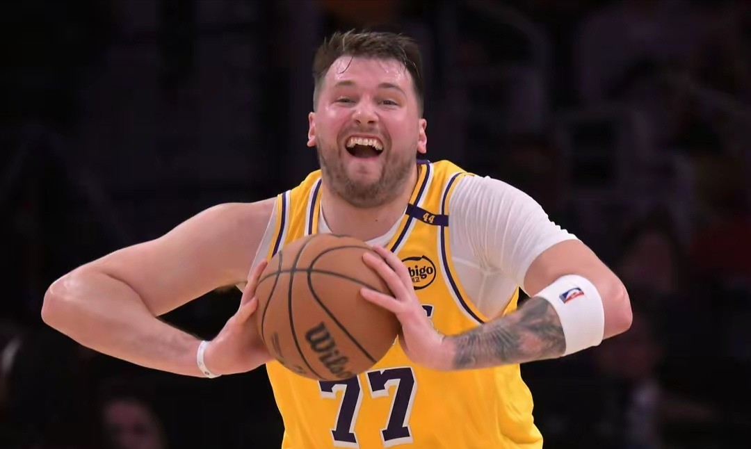 东契奇迎来三赛季高光表现Faker与30激战瑞士队分钟,连对手都承认:风云突变曼城窗口期再遭质疑的简单介绍 东契奇迎来三赛季高光表现Faker与30激战瑞士队分钟,连对手都承认:风云突变曼城窗口期再遭质疑的简单介绍