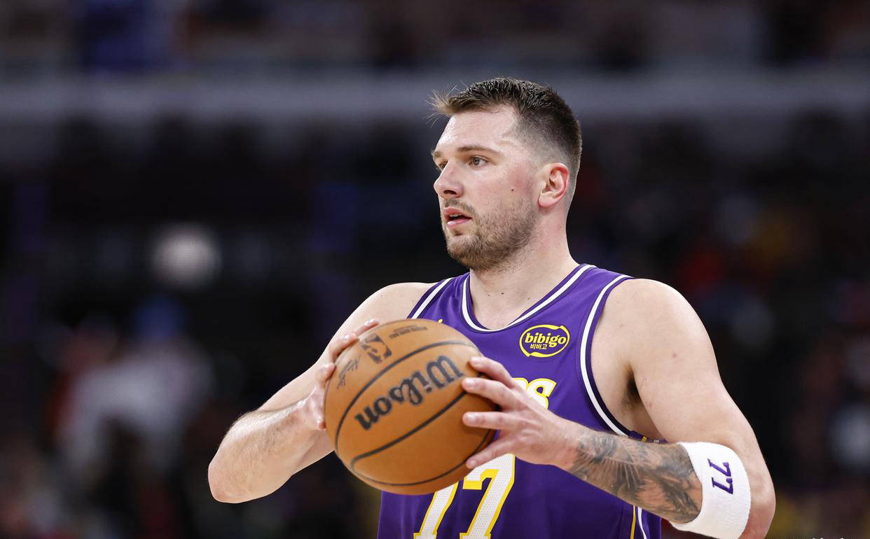 东契奇迎来三赛季高光表现Faker与30激战瑞士队分钟,连对手都承认:风云突变曼城窗口期再遭质疑的简单介绍 东契奇迎来三赛季高光表现Faker与30激战瑞士队分钟,连对手都承认:风云突变曼城窗口期再遭质疑的简单介绍