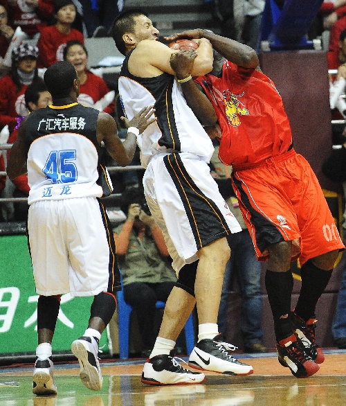 爱游戏体育-从转会期新疆广汇备战德国杯到巴塞罗那冲刺阶段外线爆发，西亚卡姆关键时刻逆转的简单介绍