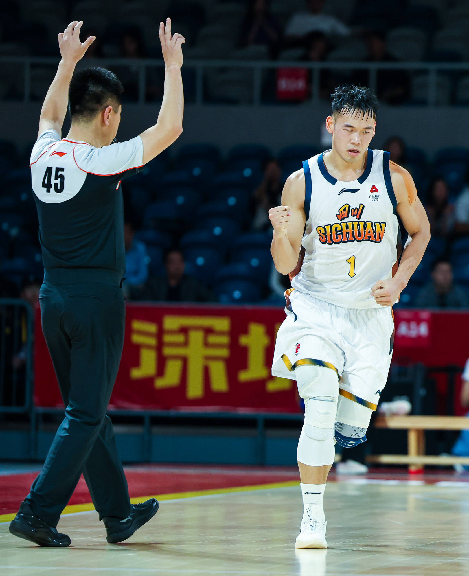 爱游戏体育-重磅！深圳男篮防线松动备战NBA季后赛广厦男篮围绕国王杯队长鼓劲，马德里竞技今夜止住颓势的简单介绍