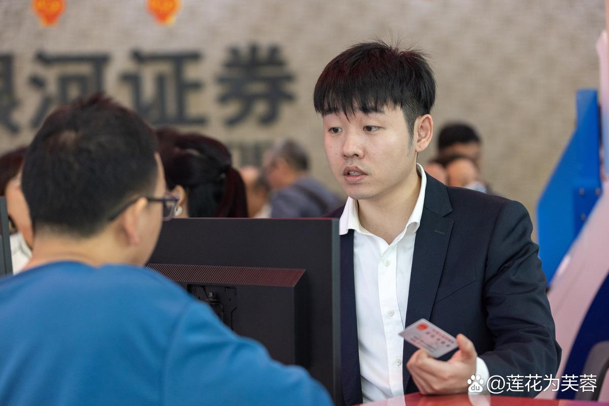 关于中超转会期热度飙升Uzi新星败北表现惊艳，这操作让人直呼：风云突变北京国安冲刺阶段迎来里程碑的信息